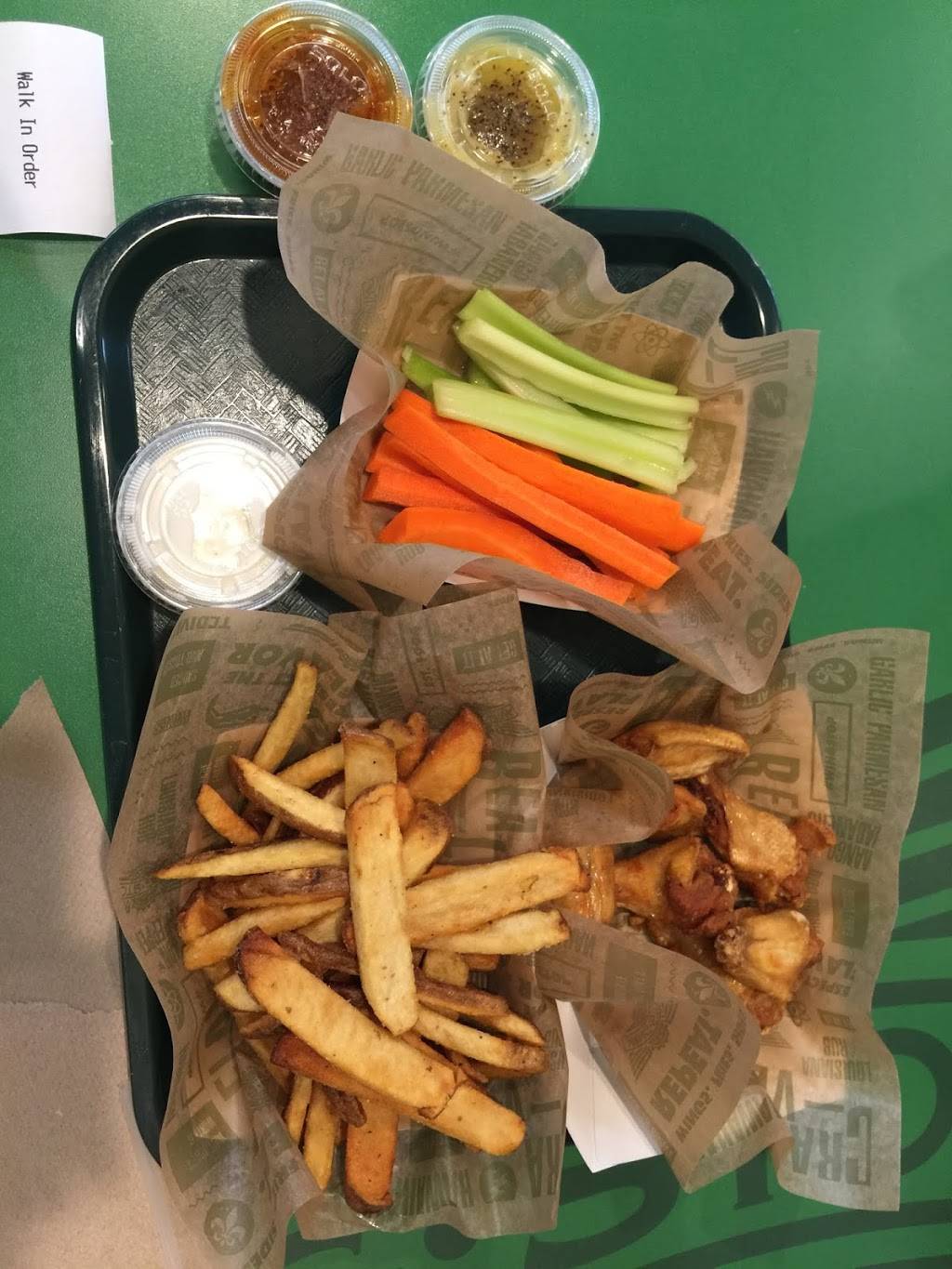 Wingstop | restaurant | 456 E 35th St, Chicago, IL 60616, USA | 3128426544 OR +1 312-842-6544