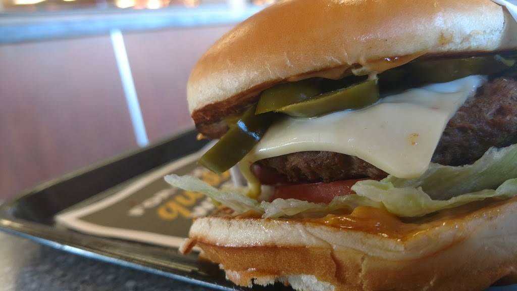 Carls Jr. | restaurant | 20425 Newhall Ave, Newhall, CA 91321, USA | 6612599286 OR +1 661-259-9286