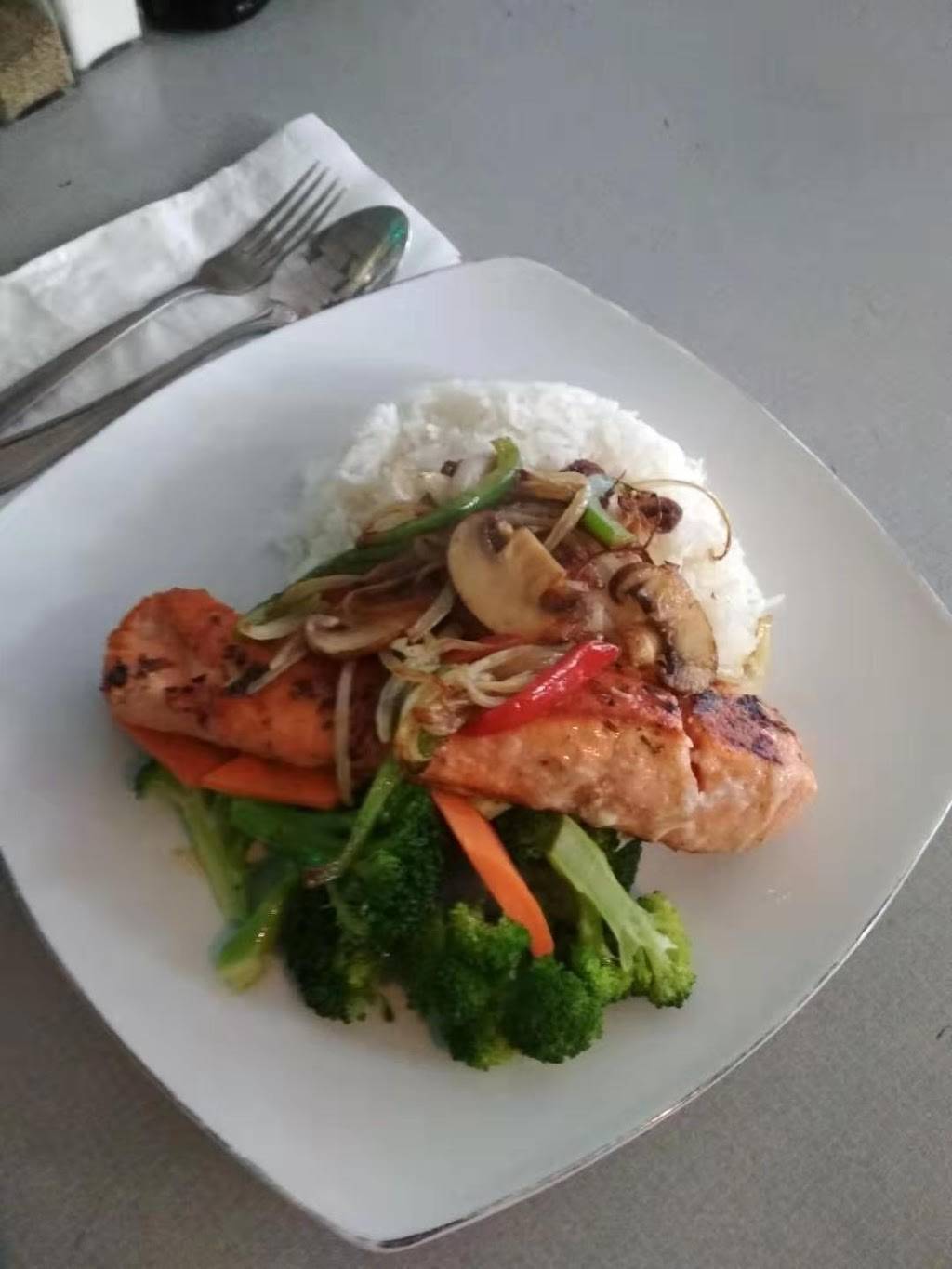 Wok and Grill | restaurant | 1085 OConnor Dr, Toronto, ON M4B 3N1, Canada | 6477972056 OR +1 647-797-2056