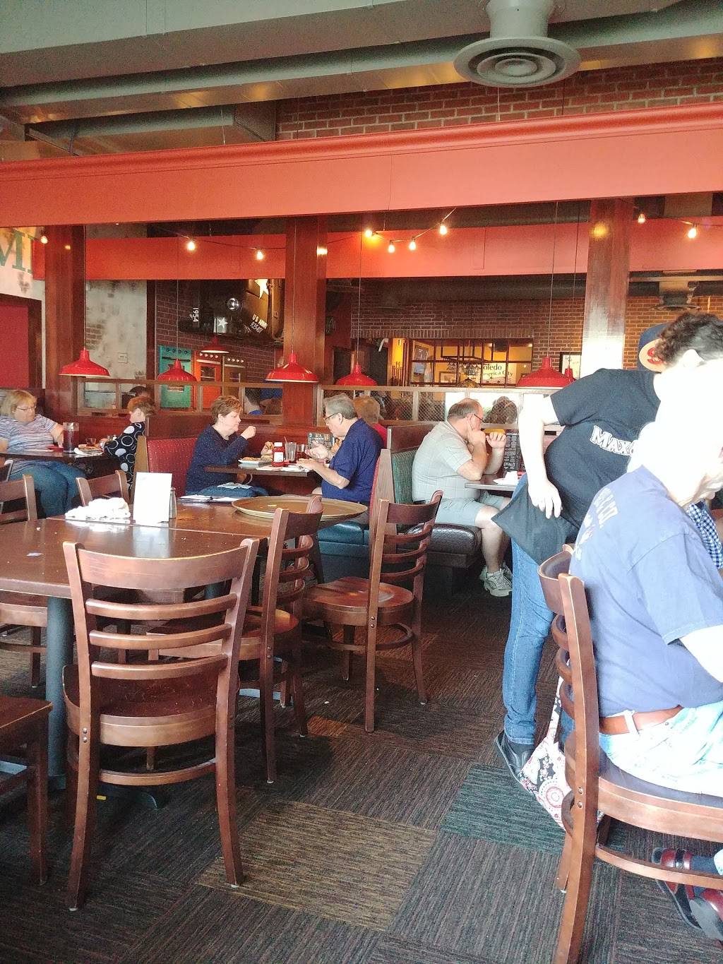 Max & Ermas | restaurant | 1391 Arrowhead Rd, Maumee, OH 43537, USA | 4198871682 OR +1 419-887-1682