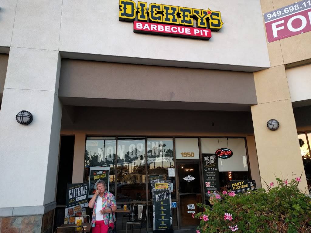 Dickeys Barbecue Pit | restaurant | 1950 Ximeno Ave, Long Beach, CA 90815, USA | 5624946666 OR +1 562-494-6666