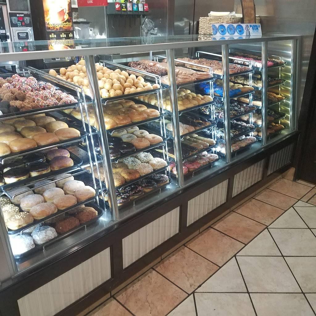 Yum Yum Donuts | bakery | 6925 Linda Vista Rd, San Diego, CA 92111, USA | 8585719410 OR +1 858-571-9410