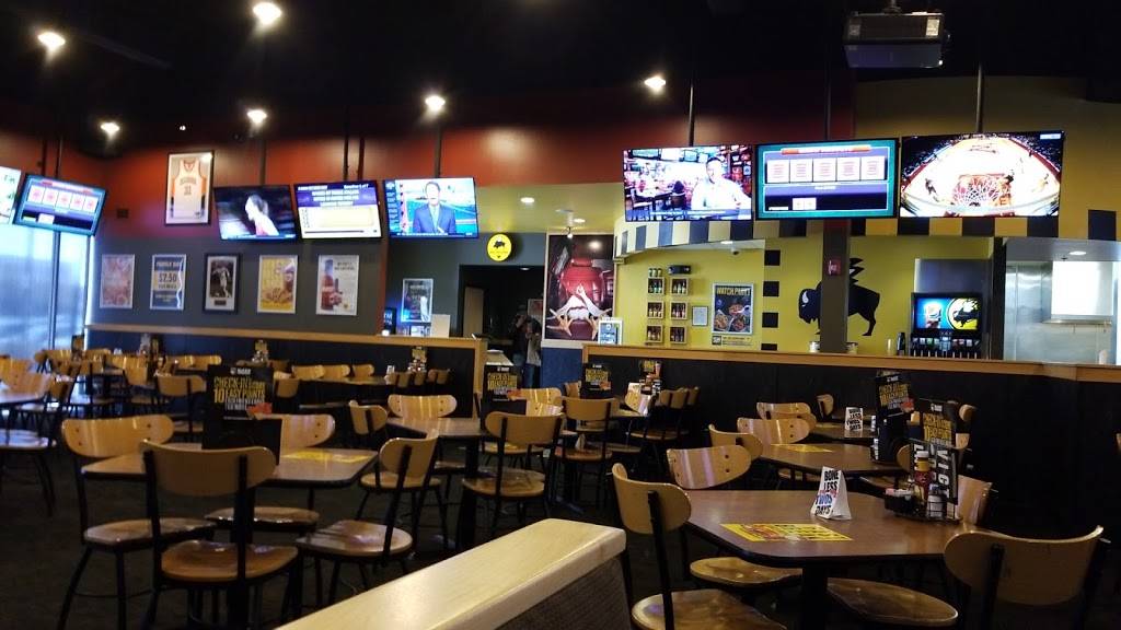 Buffalo Wild Wings | meal takeaway | 179 Mid Rivers Mall Dr Suite C, St Peters, MO 63376, USA | 6362781771 OR +1 636-278-1771