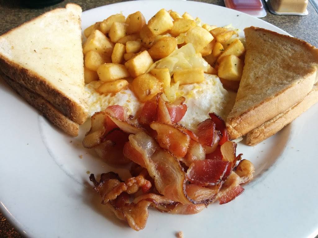 Broadway Bar & Grill | restaurant | 1896 Prince of Wales Dr, Nepean, ON K2C 3J7, Canada | 6132247004 OR +1 613-224-7004