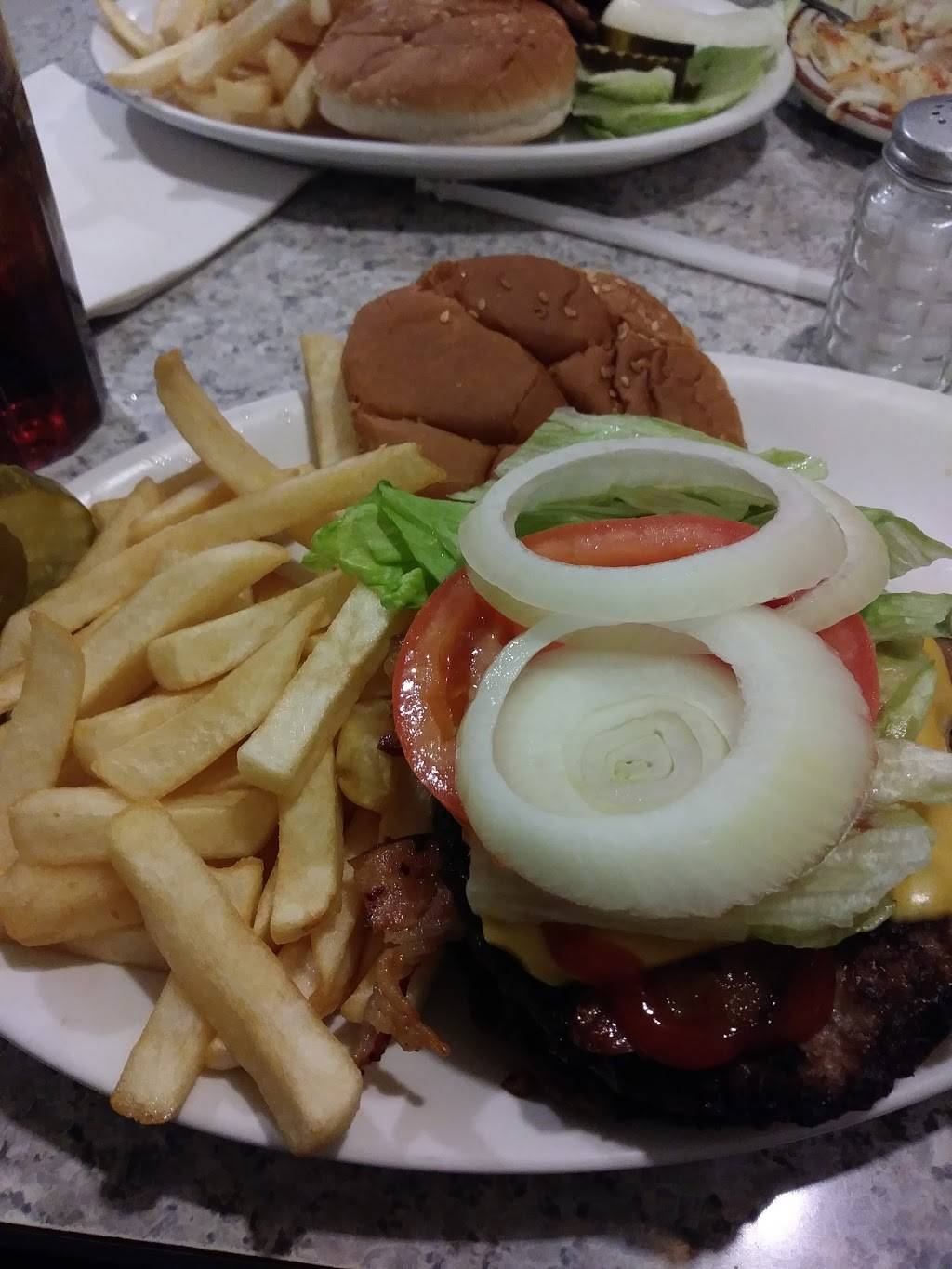 Landmark | restaurant | 1 E Main St, Freeport, IL 61032, USA | 8152351006 OR +1 815-235-1006