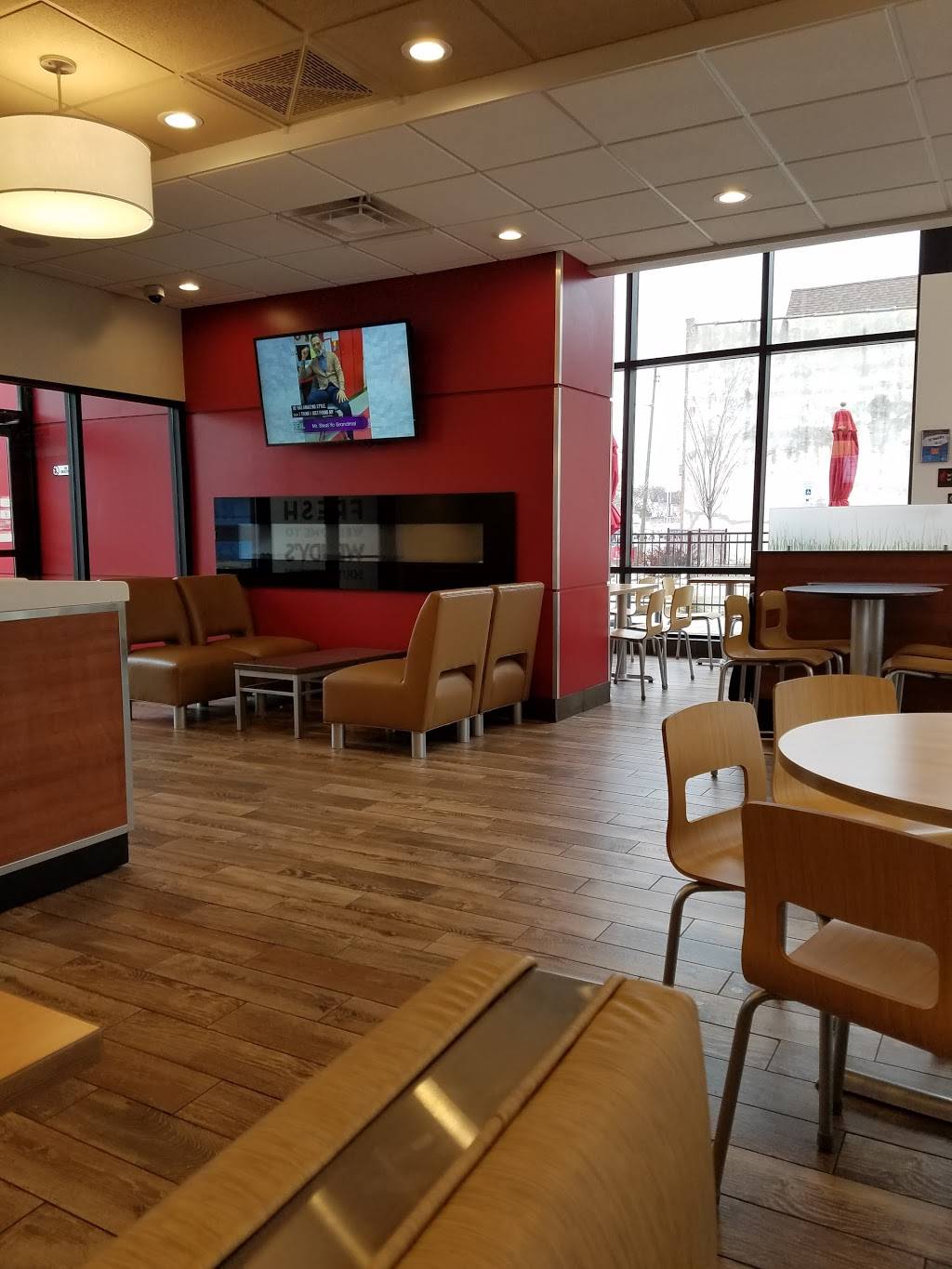 Wendys | restaurant | 7031 S Western Ave, Chicago, IL 60636, USA | 7737371125 OR +1 773-737-1125