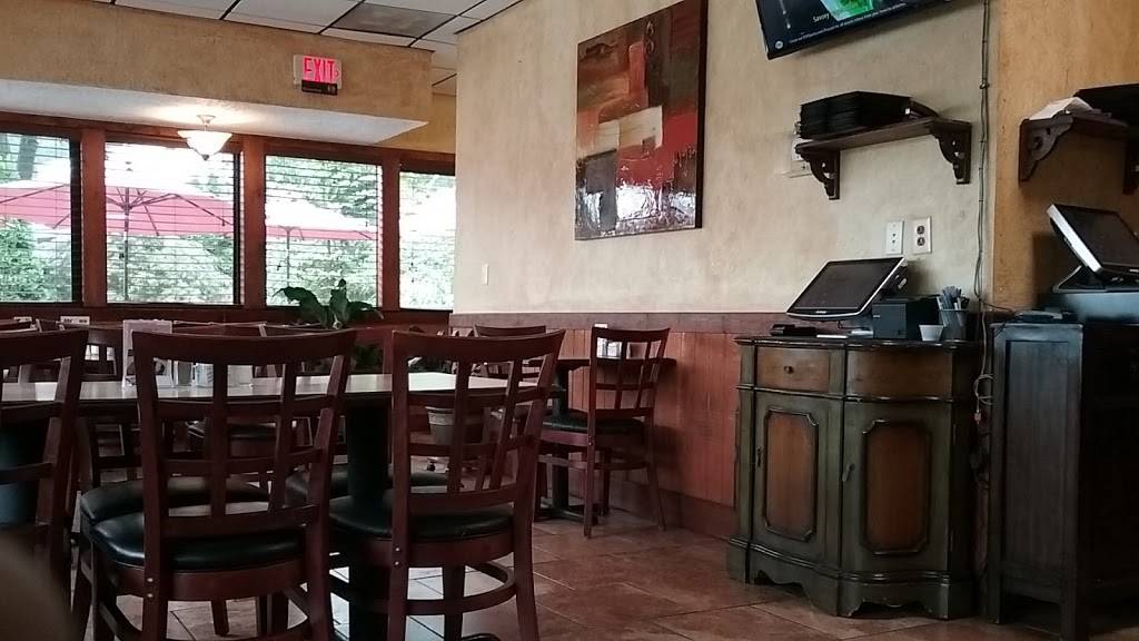 El Bronco | restaurant | 6 Radford St, Christiansburg, VA 24073, USA | 5403810674 OR +1 540-381-0674