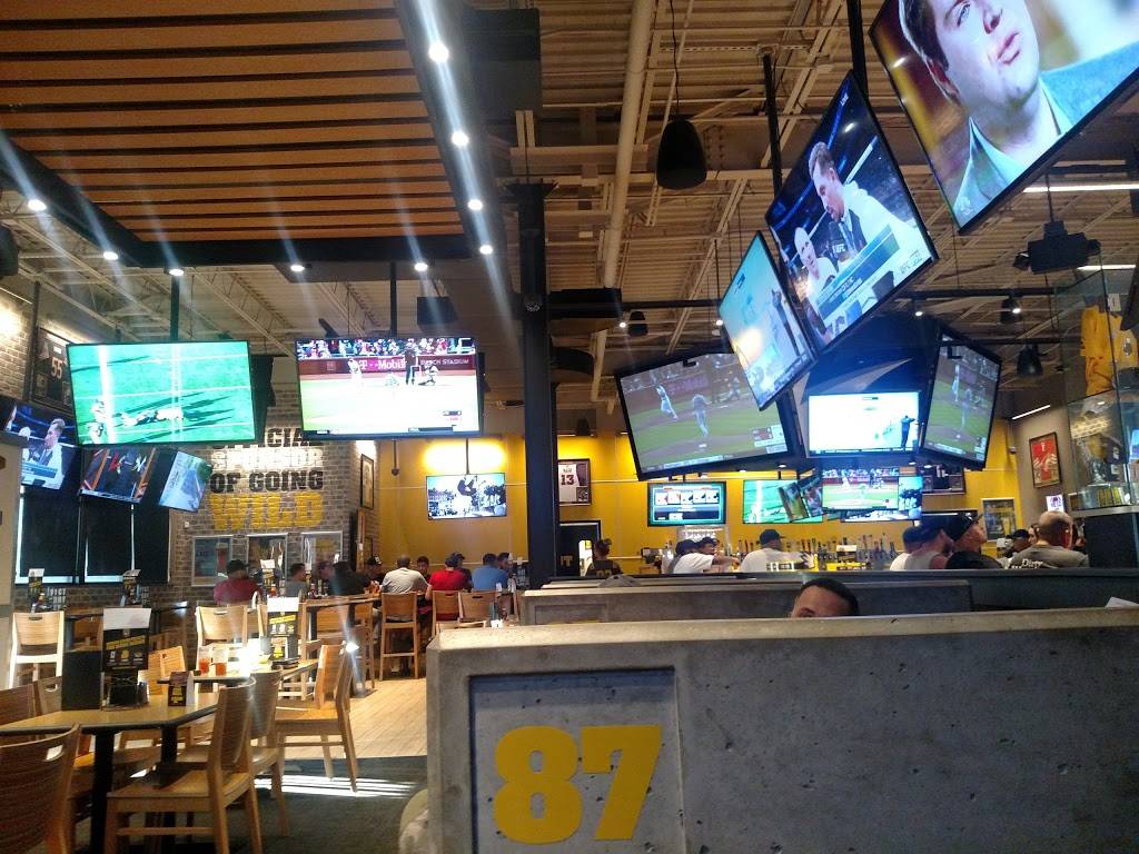 Buffalo Wild Wings | meal takeaway | 859 N Promenade Pkwy, Casa Grande, AZ 85194, USA | 5208369464 OR +1 520-836-9464
