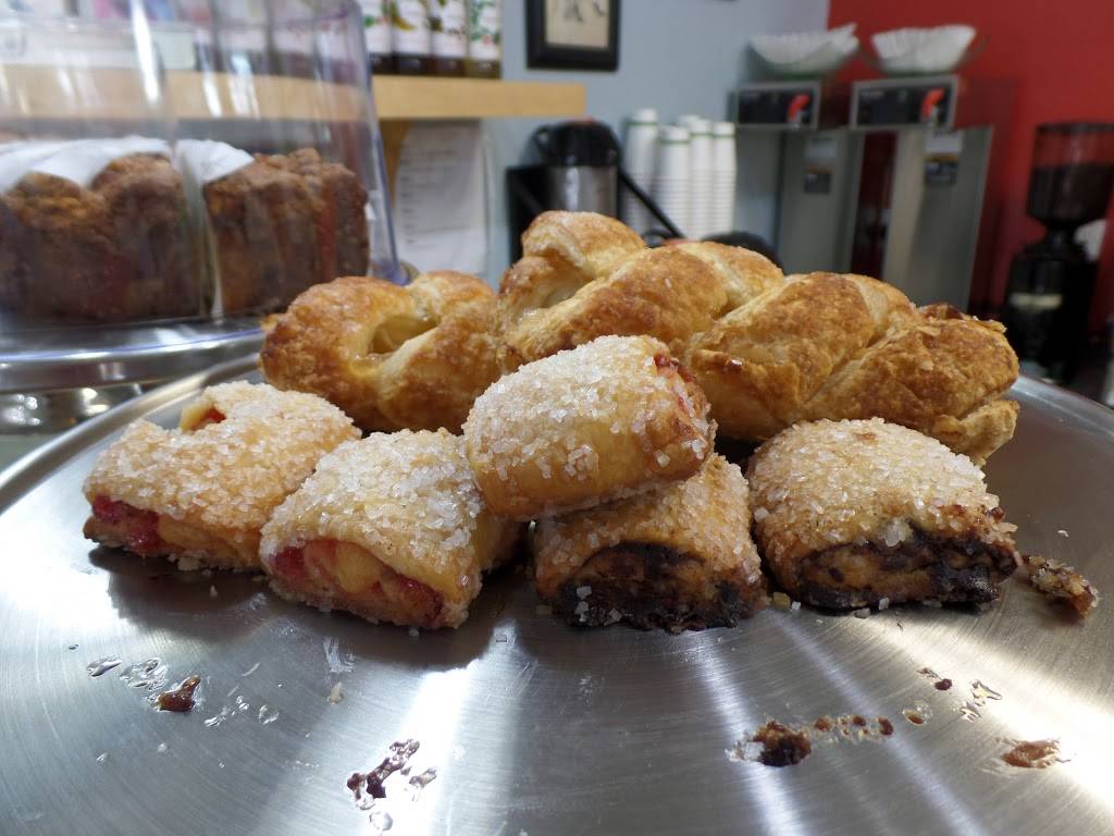 Village Coffee Pot of Mount Dora | bakery | 425 N Donnelly St, Mt Dora, FL 32757, USA | 3523833334 OR +1 352-383-3334