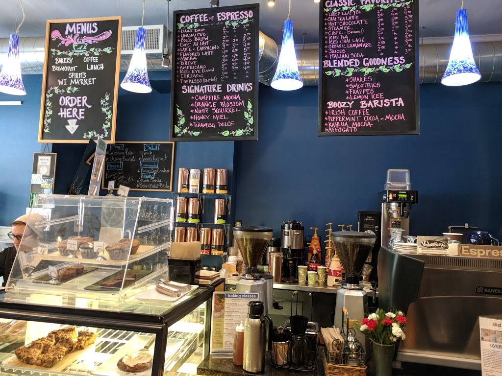 Water House Bistro | bakery | 132 E Lake St, Lake Mills, WI 53551, USA | 9209450660 OR +1 920-945-0660