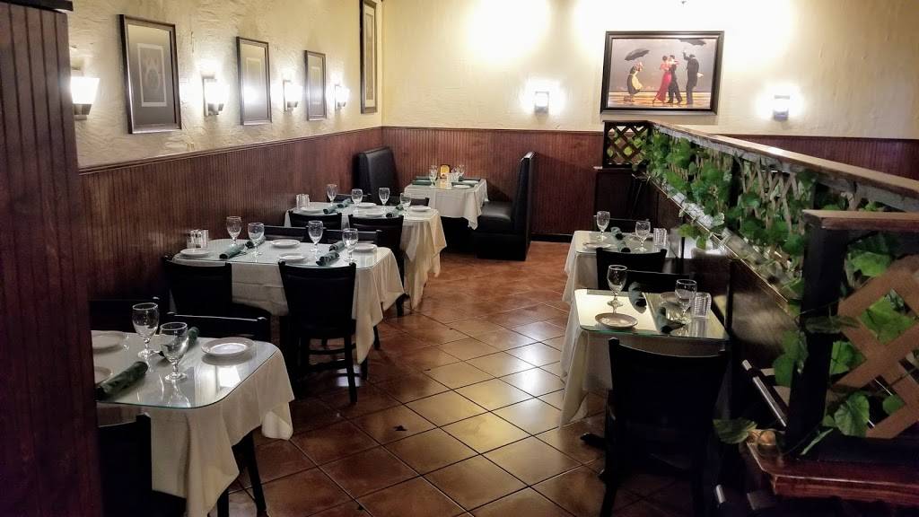 The Original Mama Mia’s Kitchen | restaurant | 1920 14th Ave, Vero Beach, FL 32960, USA | 7722138888 OR +1 772-213-8888