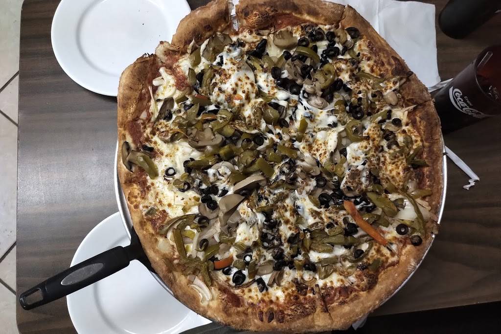 Luigis Pizza & Italian Restaurant | restaurant | 205 N Center St, Pierson, FL 32180, USA | 3867490970 OR +1 386-749-0970