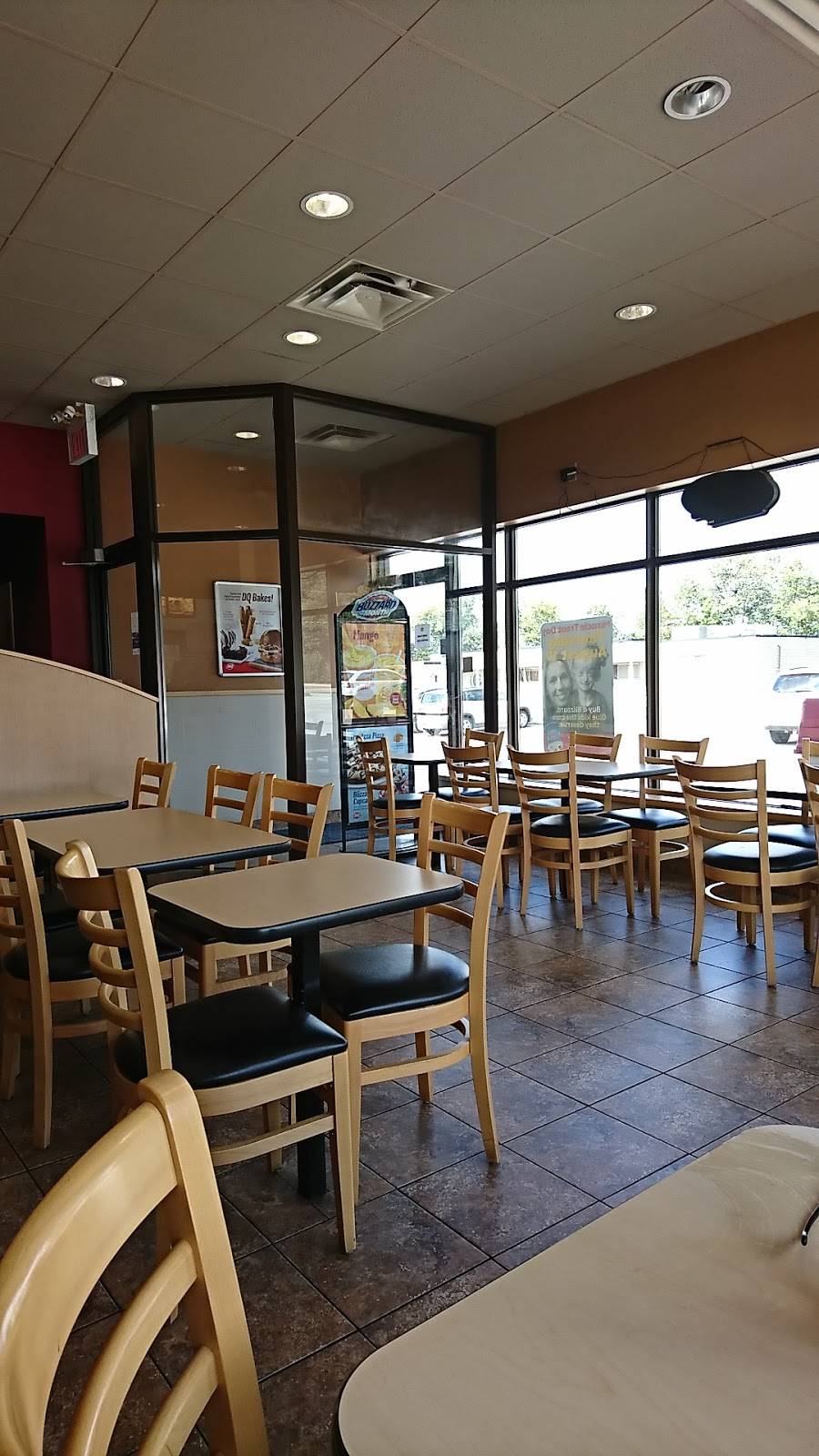 Dairy Queen | restaurant | 51 Simcoe St, Tillsonburg, ON N4G 2H6, Canada | 5196886808 OR +1 519-688-6808