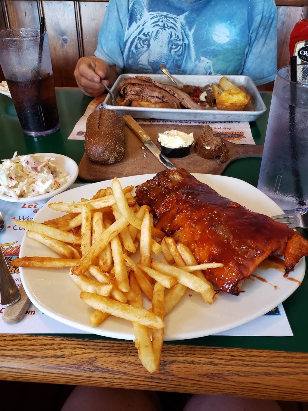 Finleys Grill & Smokehouse | restaurant | 7433 W Saginaw Hwy, Lansing, MI 48917, USA | 5173234309 OR +1 517-323-4309