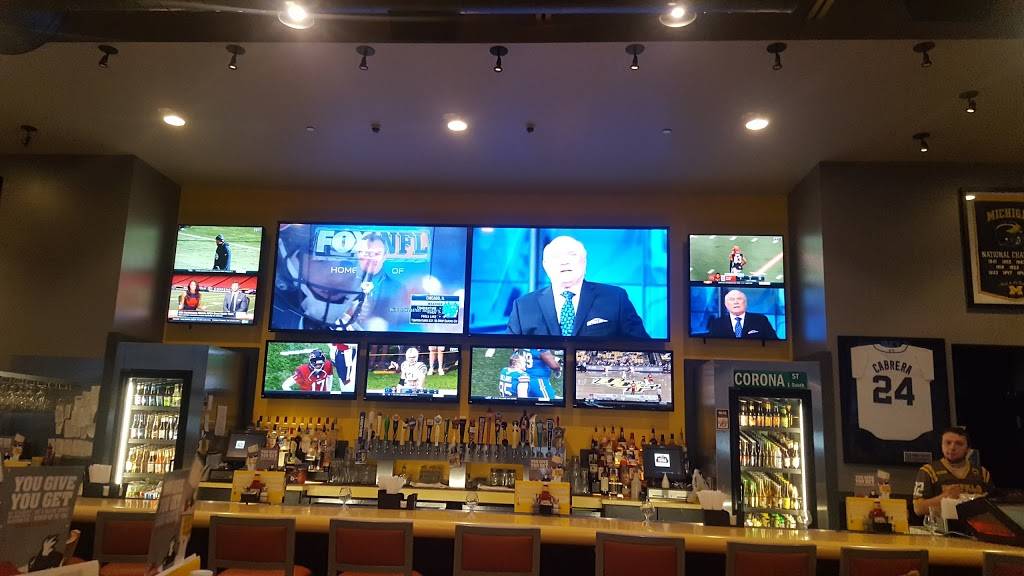 Buffalo Wild Wings | restaurant | 3209 Stadium Dr, Kalamazoo, MI 49008, USA | 2693539464 OR +1 269-353-9464