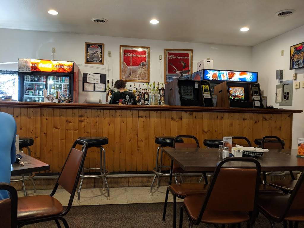 Dugans Restaurant & Lounge | restaurant | 205 Adams St, Floyd, IA 50435, USA | 6413982471 OR +1 641-398-2471