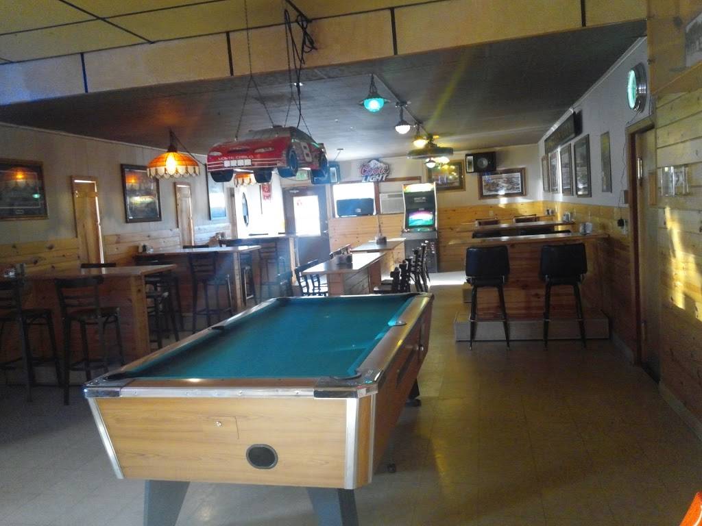 Mike & Betsys Hiawatha | restaurant | 817 Main St, Junction City, WI 54443, USA | 7154572999 OR +1 715-457-2999