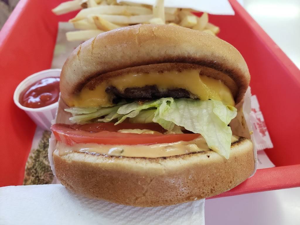 In-N-Out Burger | restaurant | 2501 N Tarrant Pkwy, Fort Worth, TX 76177, USA | 8007861000 OR +1 800-786-1000