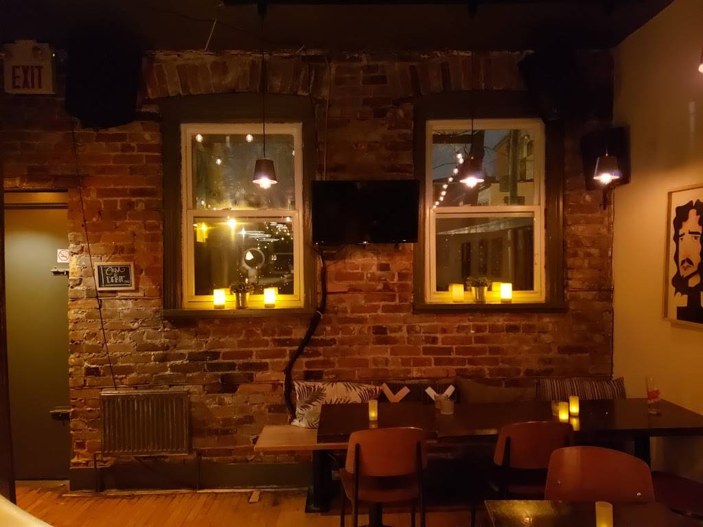 Leslie Jones | restaurant | 1182 Queen St E, Toronto, ON M4M 1L6, Canada | 4164635663 OR +1 416-463-5663