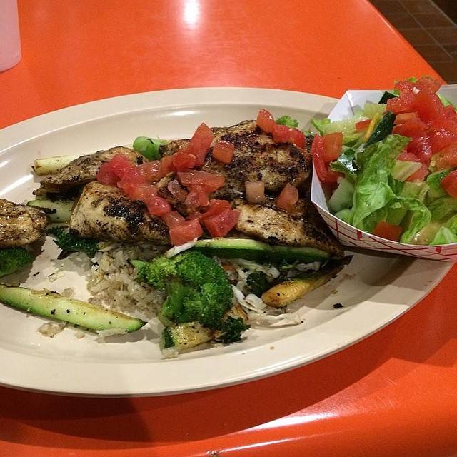 Off the Grille Kendall | restaurant | 12578 N Kendall Dr, Miami, FL 33186, USA | 3052742300 OR +1 305-274-2300