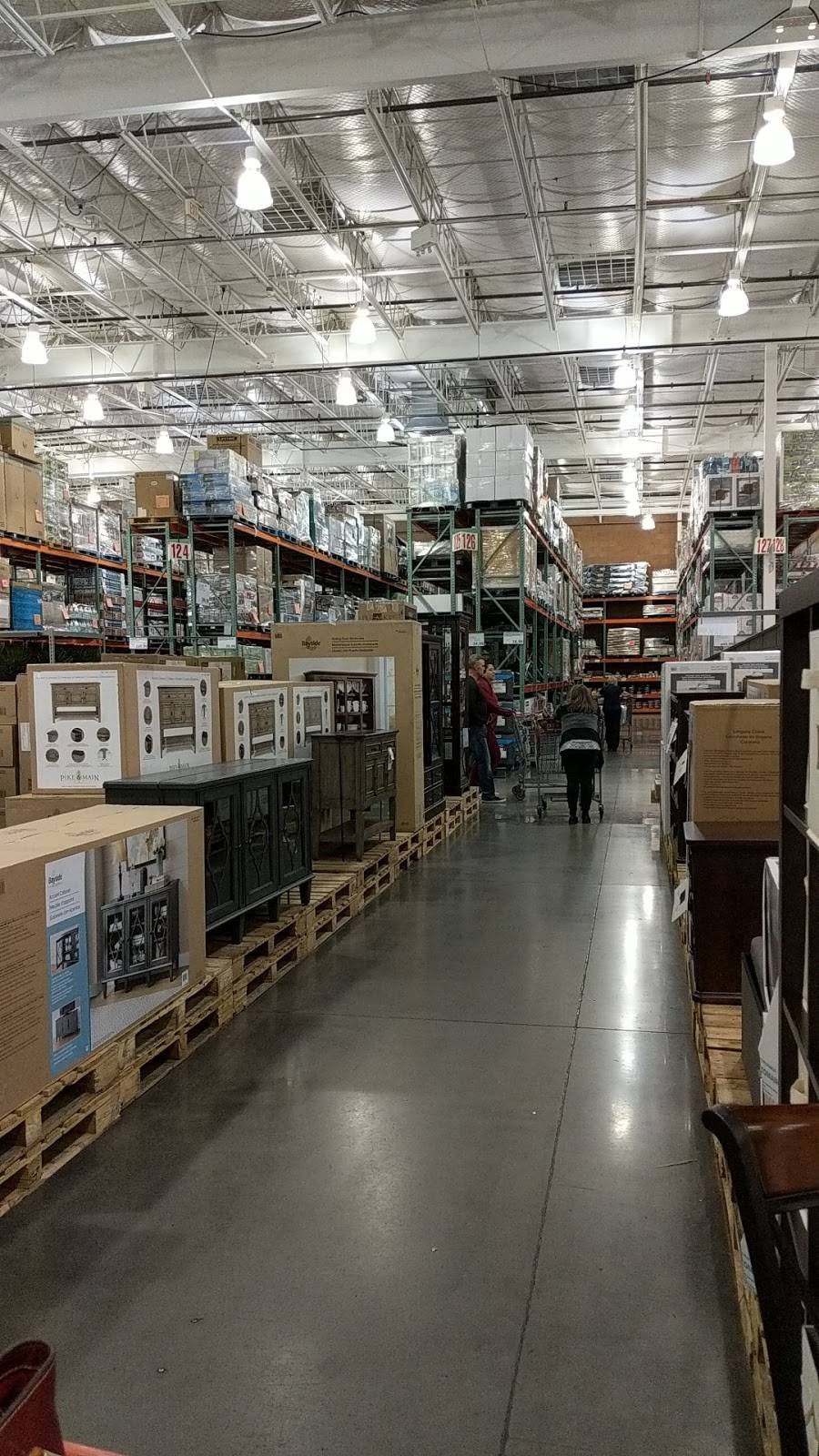 Costco Food Court | meal takeaway | 2887 S Market St, Gilbert, AZ 85295, USA | 4803663950 OR +1 480-366-3950