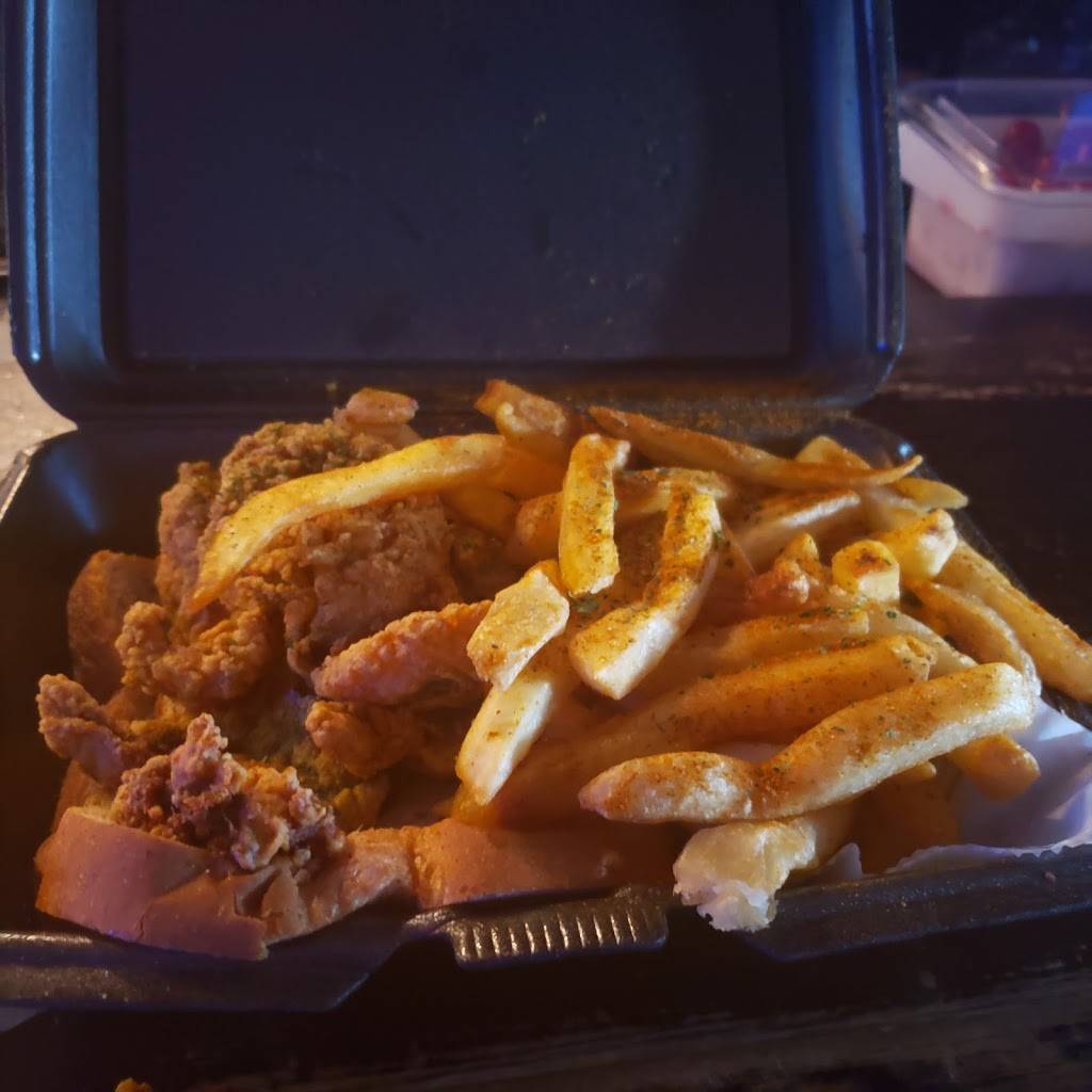 Tashias Cocktails and Cuisine | restaurant | 1641 W Hunting Park Ave, Philadelphia, PA 19140, USA | 2152282201 OR +1 215-228-2201