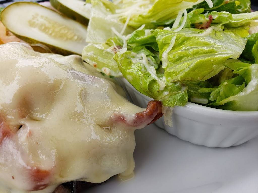 Dox Restaurant & Lounge | restaurant | 2 Princess St, Kingston, ON K7L 1A2, Canada | 6135498400 OR +1 613-549-8400