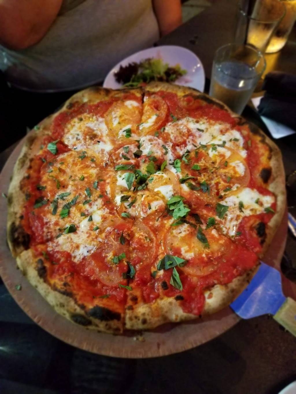 SLYCE coal fired pizza company | restaurant | 127 N Main St, Wauconda, IL 60084, USA | 8474698840 OR +1 847-469-8840