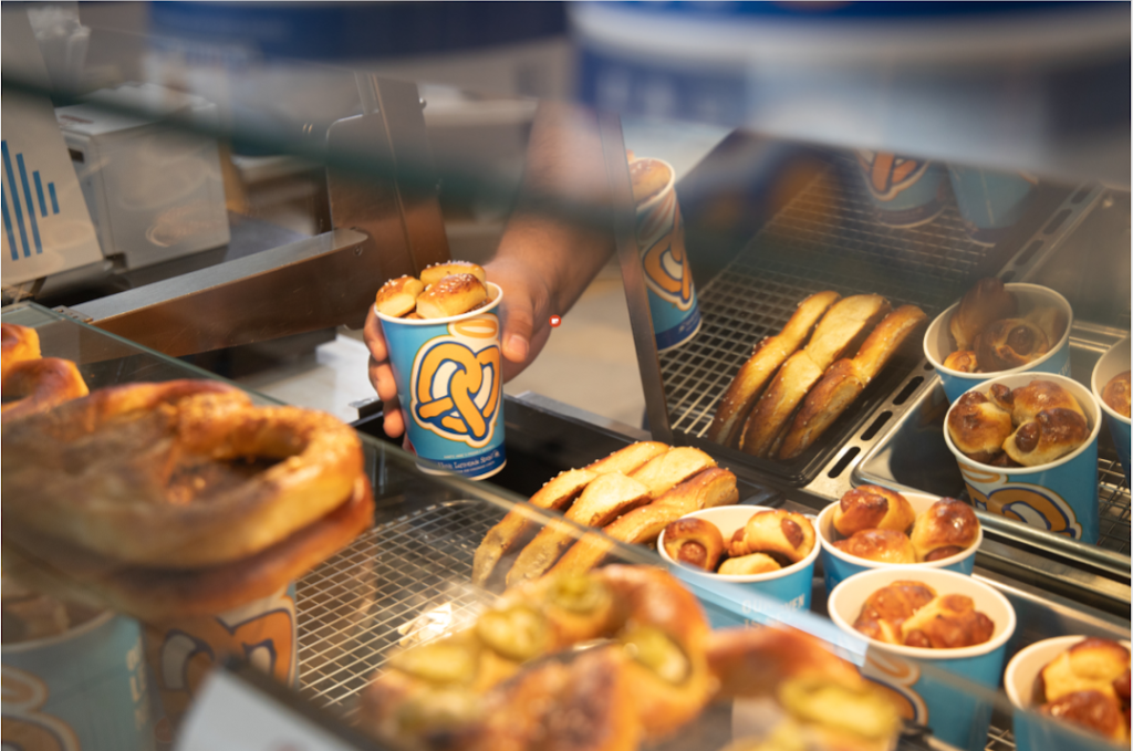 Auntie Annes | restaurant | 4400 13th St, St Cloud, FL 34769, USA | 4074980835 OR +1 407-498-0835
