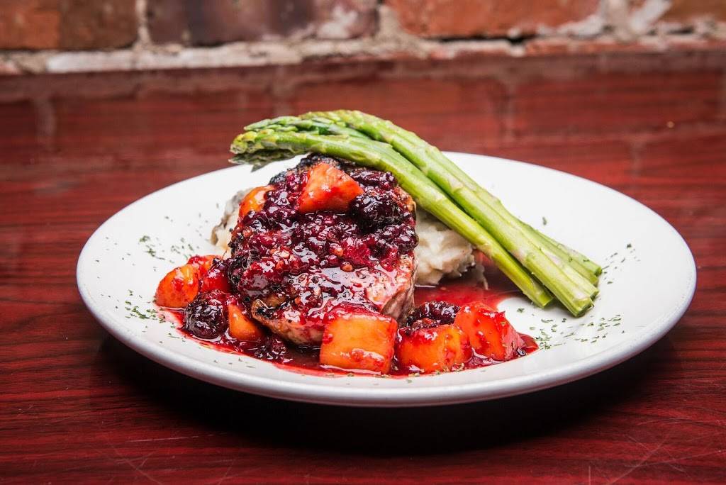 Wing & Fish Company | restaurant | 4764 Main St, Shallotte, NC 28470, USA | 9107549858 OR +1 910-754-9858