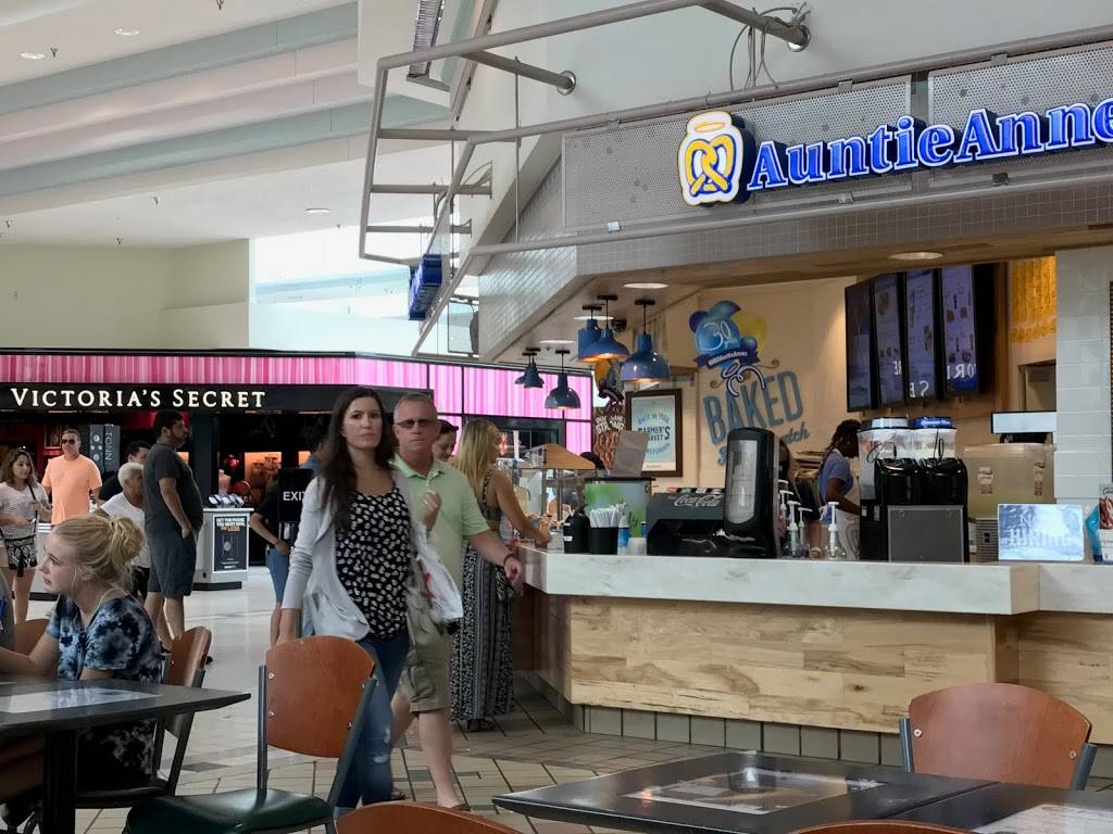 Auntie Annes | restaurant | 1441 Tamiami Trail, Port Charlotte, FL 33948, USA | 9416298900 OR +1 941-629-8900