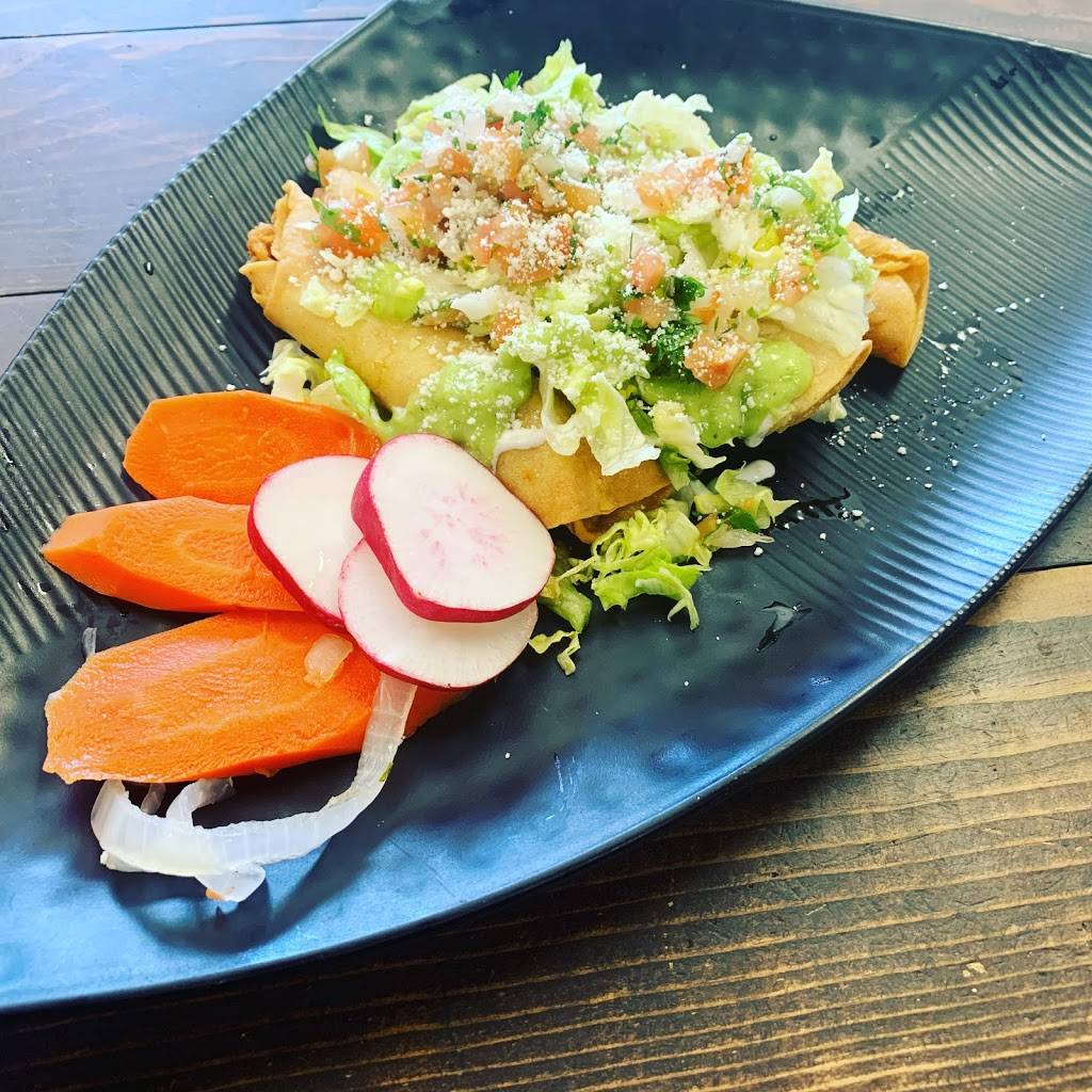 SUPER Guisados Taqueria | restaurant | 1637 N Garey Ave, Pomona, CA 91767, USA | 9094616057 OR +1 909-461-6057