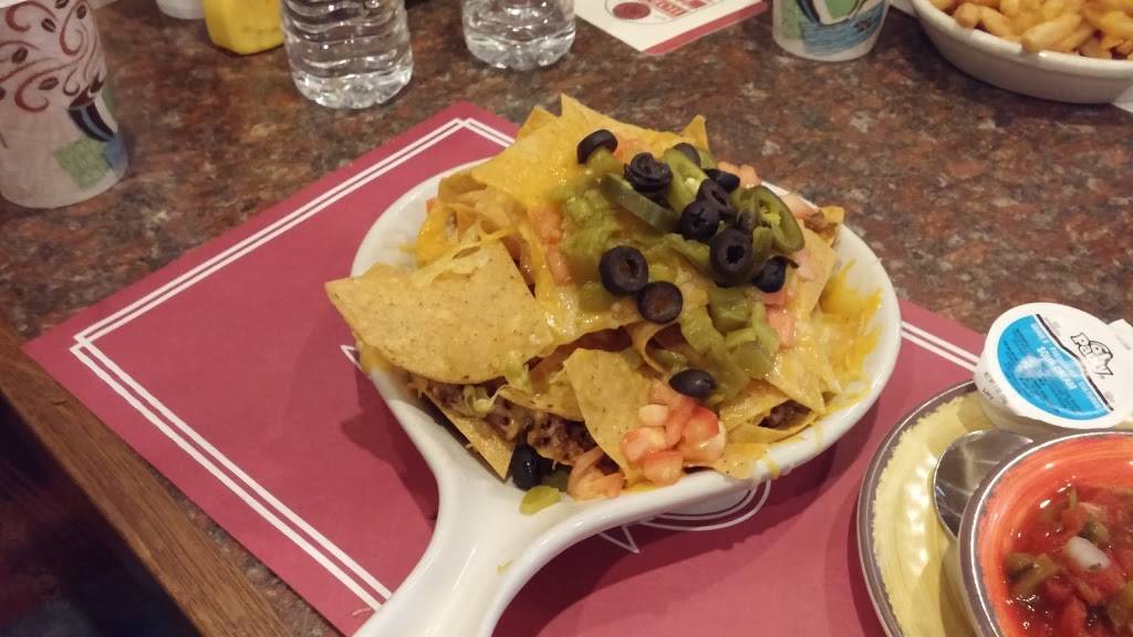 Horns Gaslight Bar & Restaurant | restaurant | 7300 Main St, Mackinac Island, MI 49757, USA | 9068476154 OR +1 906-847-6154