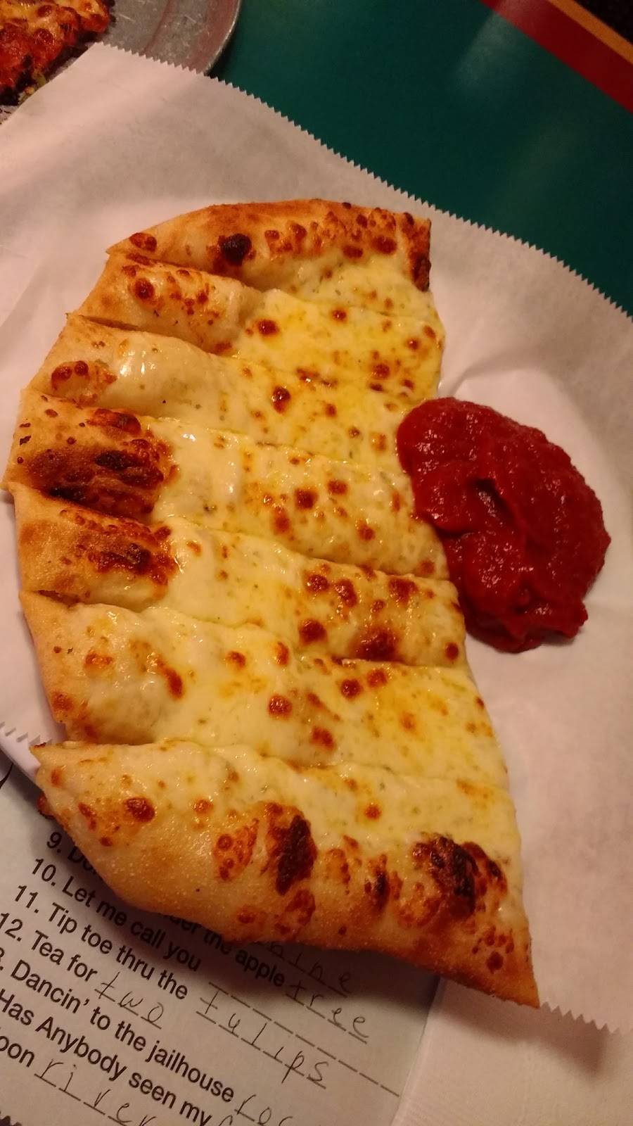 Mackies Pizza Of Harrisburg | restaurant | 502 E Poplar St, Harrisburg, IL 62946, USA | 6182526368 OR +1 618-252-6368