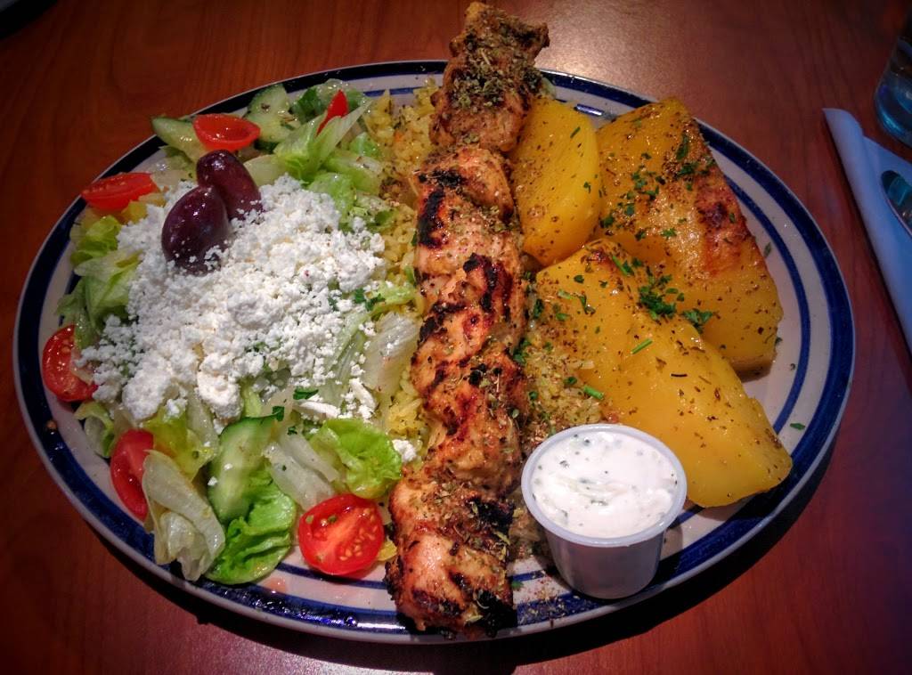 Mediterraneo Family Restaurant | restaurant | 425 University Ave, Waterloo, ON N2K 4C9, Canada | 5195698100 OR +1 519-569-8100