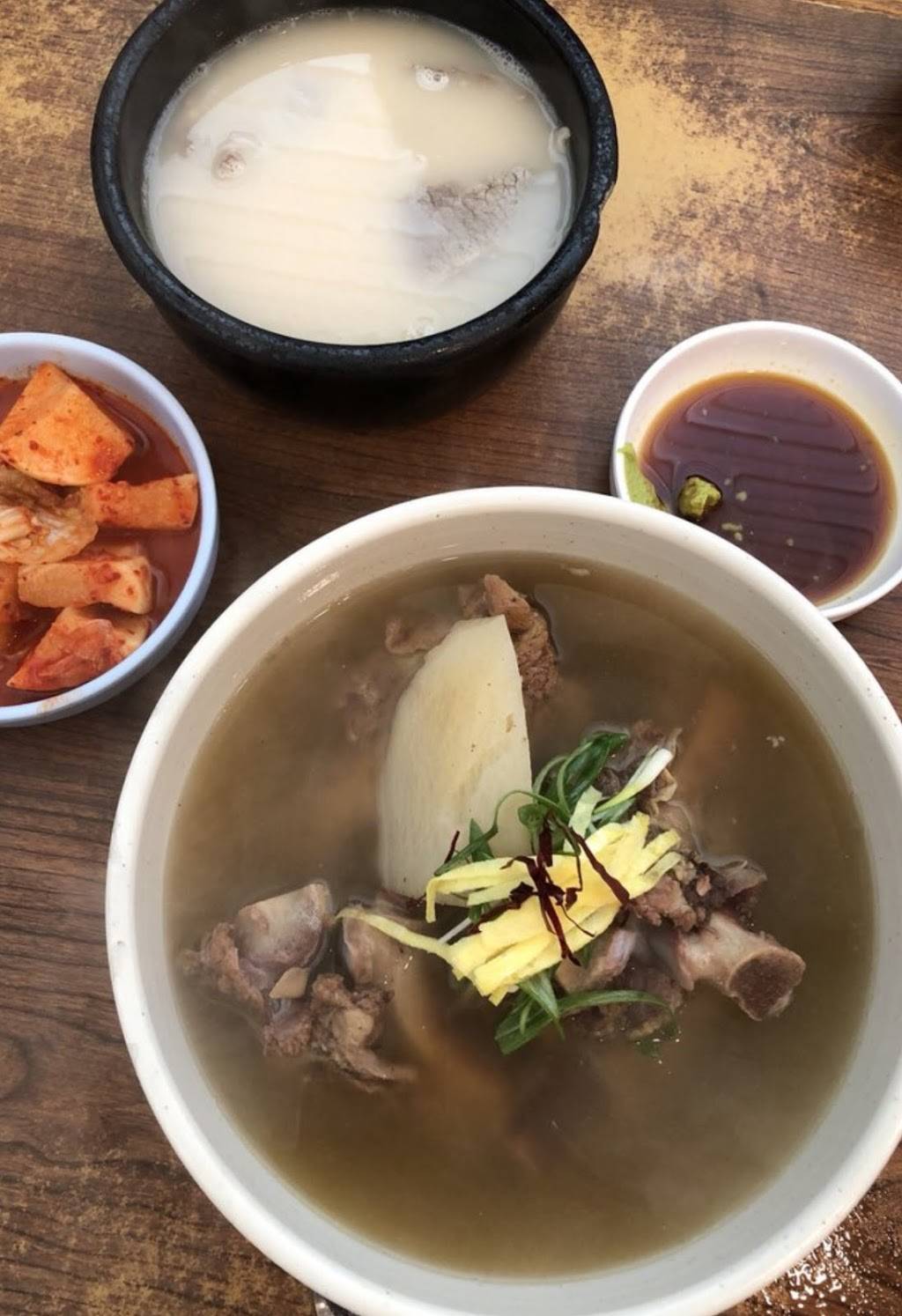 Juntong Sul Lung Tang | restaurant | 869 S Western Ave #5, Los Angeles, CA 90005, USA | 2133878899 OR +1 213-387-8899