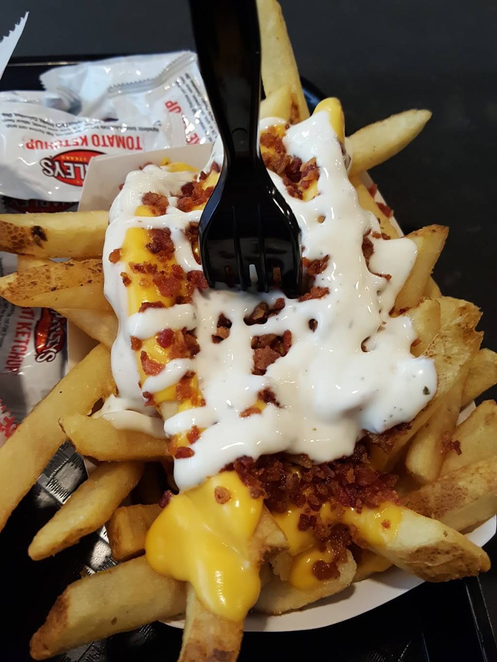 Charleys Philly Steaks | restaurant | 272 E Via Rancho Pkwy, Escondido, CA 92025, USA | 7607417145 OR +1 760-741-7145