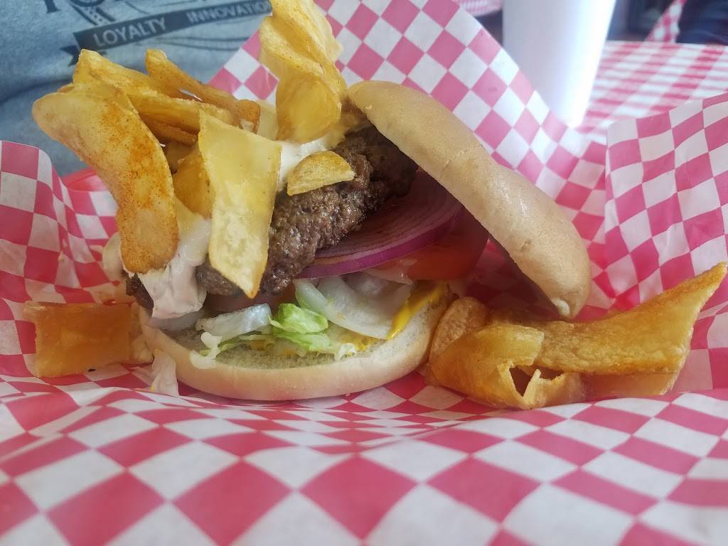 Lip Smackers | restaurant | 4200 N Pennsylvania Ave, Oklahoma City, OK 73112, USA | 4056049770 OR +1 405-604-9770