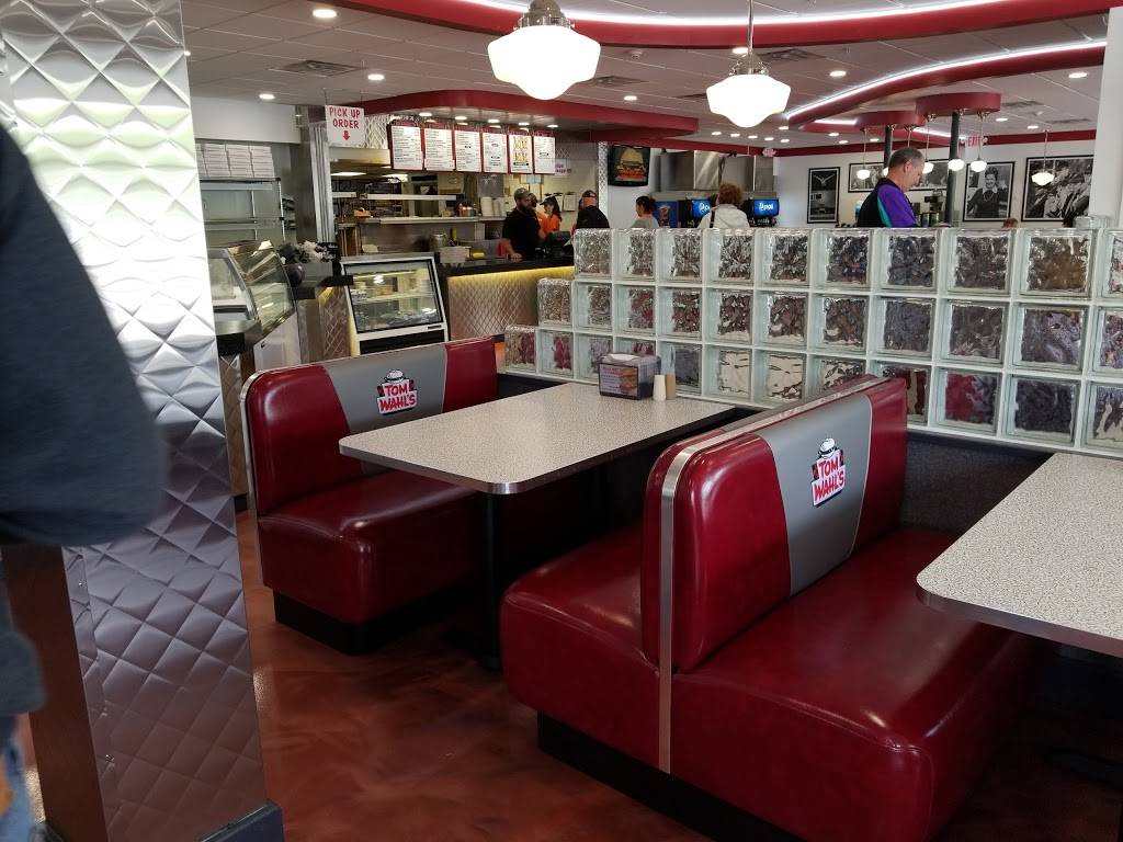 Tom Wahls Bushnells Basin | restaurant | 643 Pittsford Victor Rd, Pittsford, NY 14534, USA | 5855864920 OR +1 585-586-4920