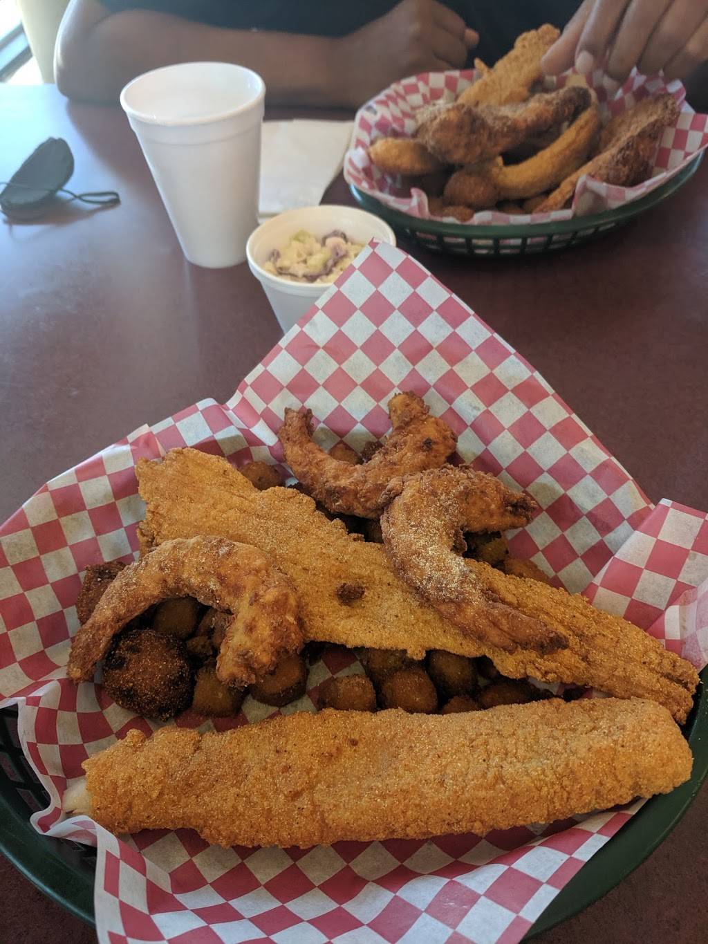 Angies Fish & Wings | restaurant | 3616 E 11th St, Tulsa, OK 74112, USA | 9186199719 OR +1 918-619-9719