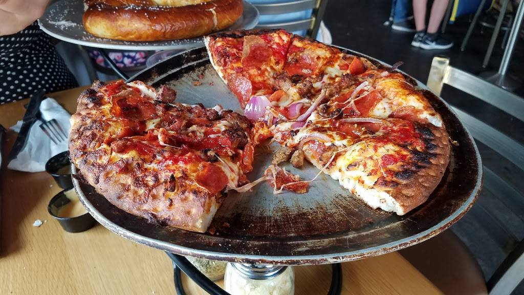 Beerhead Bar & Eatery - Cleveland Flats | restaurant | 1156 W 11th St, Cleveland, OH 44113, USA | 2166212000 OR +1 216-621-2000