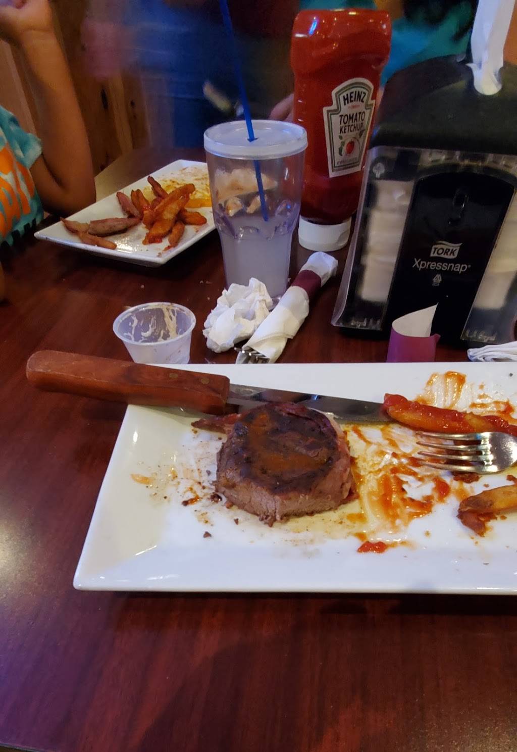 Hickory Lodge Bar & Grill | restaurant | 2015 N Humiston Ave #9769, Worthington, MN 56187, USA | 5073722001 OR +1 507-372-2001