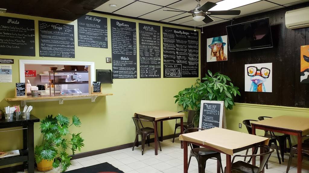 Burger Grille | restaurant | 316 N Main St, Uxbridge, MA 01569, USA | 5083729090 OR +1 508-372-9090