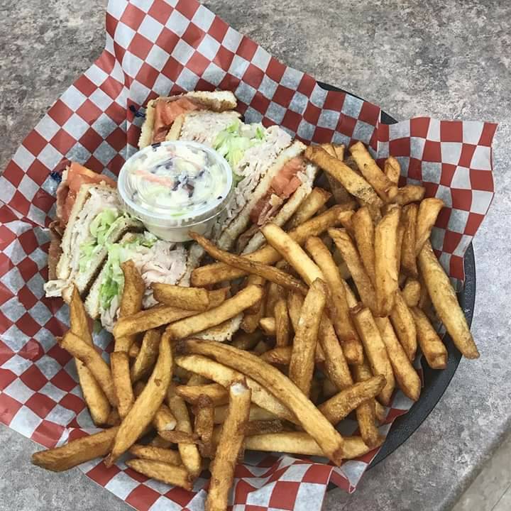 Baker’s Fries (The Hawks Nest) | restaurant | 275 Brockville St, Smiths Falls, ON K7A 4Z6, Canada | 6132836767 OR +1 613-283-6767