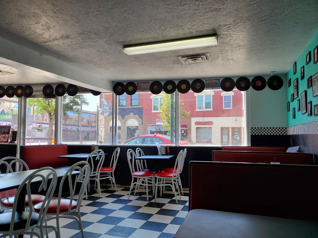 Mals Diner | restaurant | 218 A St W, Vale, OR 97918, USA | 5414733925 OR +1 541-473-3925