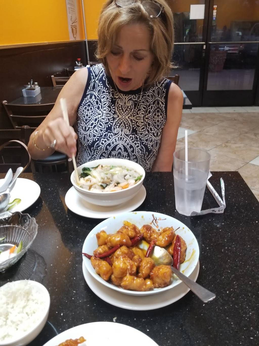 Yue Yan Chinese Food Boutique | restaurant | 6593 Collins Dr ste D3, Moorpark, CA 93021, USA | 8058760148 OR +1 805-876-0148