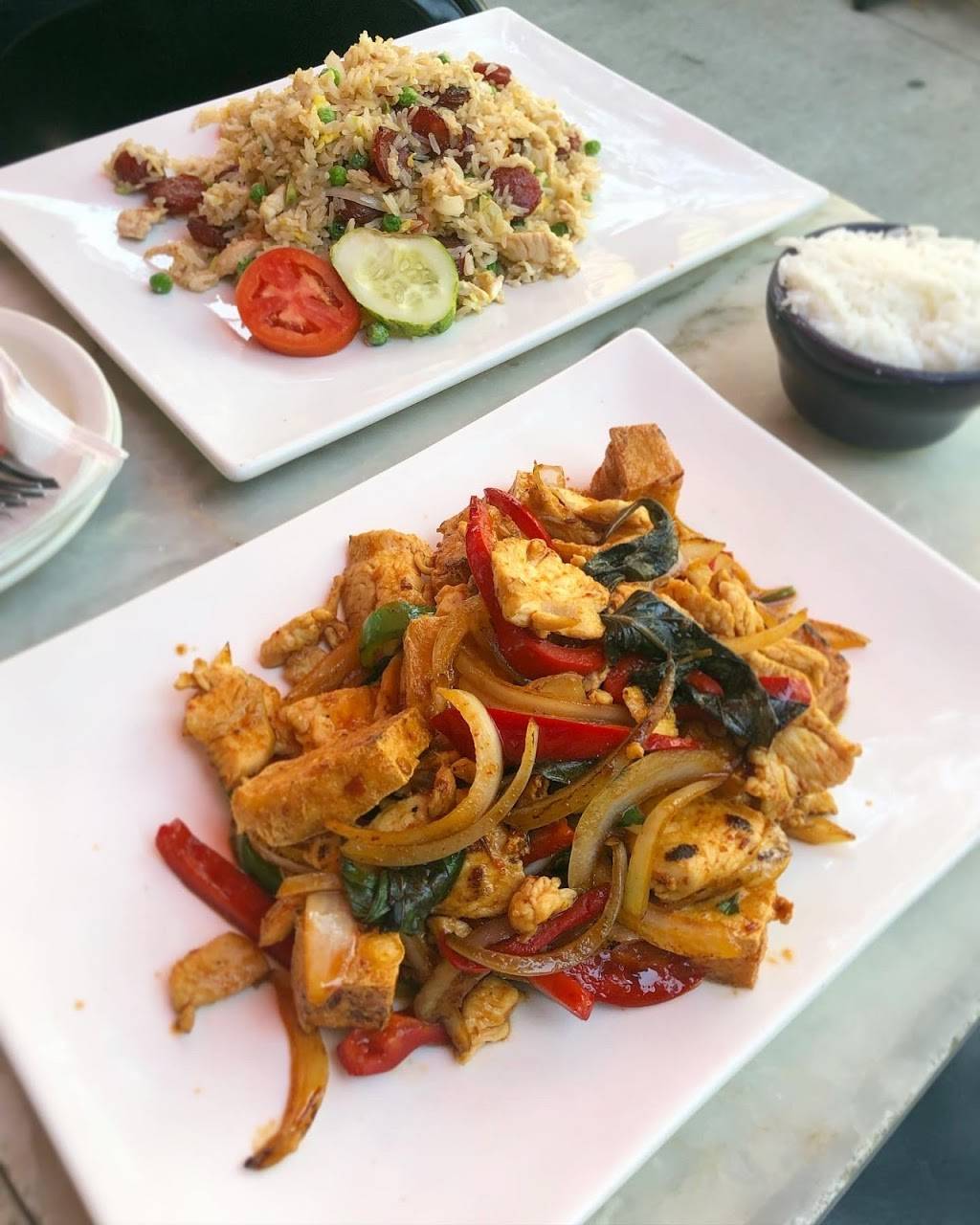 THAI SLIDERS | restaurant | 150 8th Ave, New York, NY 10011, USA | 2126750080 OR +1 212-675-0080