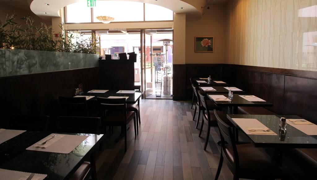 Thai Bamboo Bistro | restaurant | 2417 Park Ave, Tustin, CA 92782, USA | 7142590688 OR +1 714-259-0688