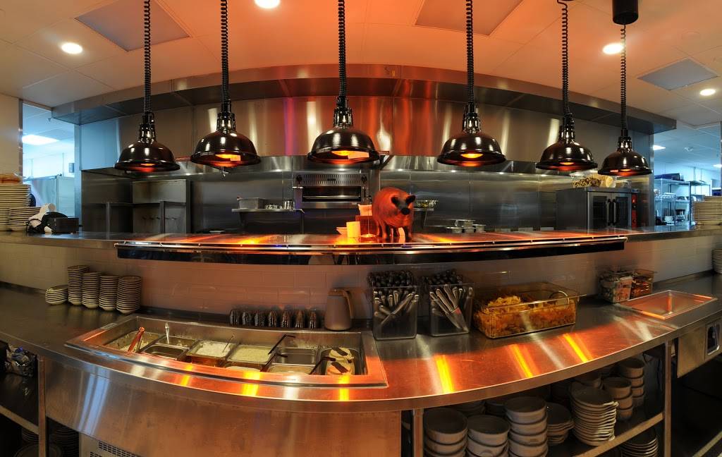 Luckys 13 Pub | restaurant | 2033 Burnsville Center, Burnsville, MN 55306, USA | 9524353311 OR +1 952-435-3311