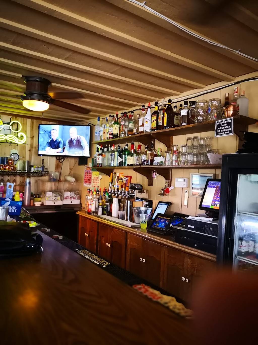 Overboard Bar & Grill | restaurant | 4455 64th St E, Inver Grove Heights, MN 55076, USA | 6515286505 OR +1 651-528-6505